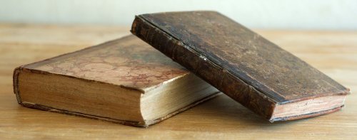 Het eindresultaat, zo staat het boek weer netjes in de kast en kan het boek daadwerkelijk weer gebruikt worden